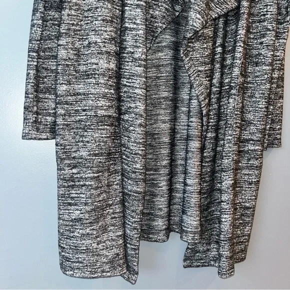 NWOT Velvet by Graham & Spencer Dejavu Draped Cardigan - Picture 5 of 9